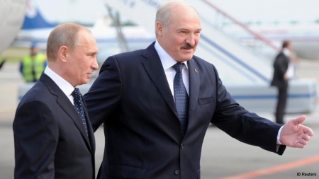 Президент России ведет себя неприлично, со слов Лукашенко