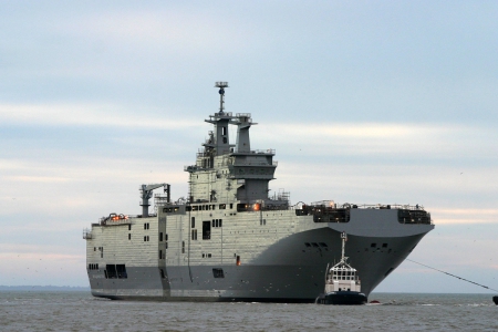 Российские моряки вернутся из Франции к Новому году