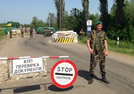Пограничный контроль Луганщины задержал двигатели для военной техники