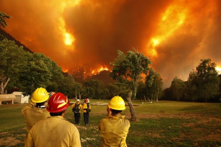 Пожар на юге Австралии набирает силу