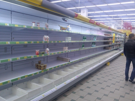 В Крыму на прилавках исчезли молочные продукты и алкоголь    