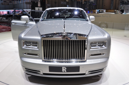 Rolls-Royce стал рекордсменом по продажам авто