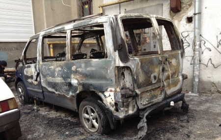 В Запорожье подожгли автомобиль организации самообороны