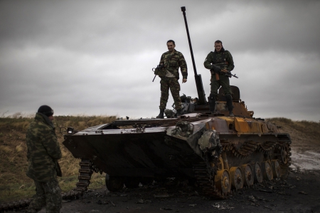 На востоке Украины ухудшается ситуация – обстрелов за сутки больше, чем до перемирия