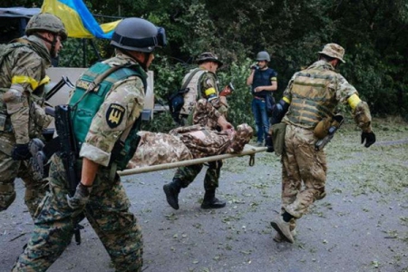 Из-за обстрелов в Луганской области ранены два милиционера и погиб один мужчина