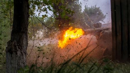 С самого утра в Донецке гремят выстрелы, убит мирный житель