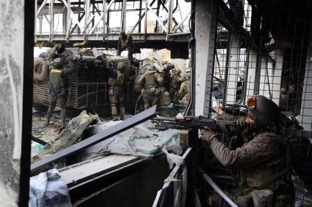 Сепаратисты заявили о контроле над аэропортом Донецка
