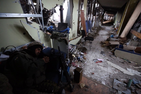 Из аэропорта в Донецке тайно эвакуировали раненых бойцов