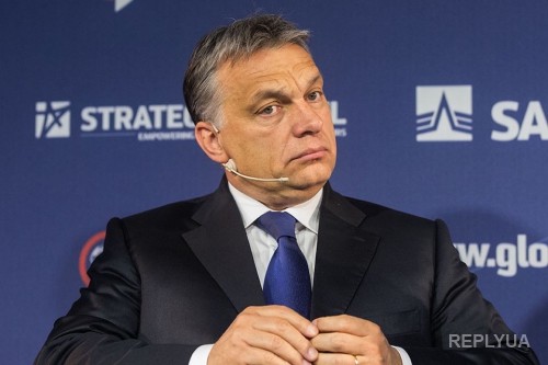 Виктора Орбана венгры не поддержали. На демонстрации несли лозунги «Путин – нет!»
