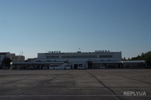 Общественность Одессы требует вернуть аэропорт государству – местная прокуратура «умыла руки»