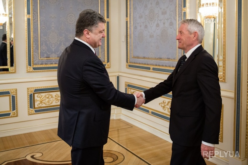 Президент: Украина требует проведения честных выборов