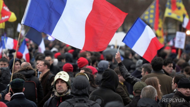 Во Франции люди выступили против политики Олланда