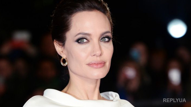 Джоли раскритиковала СБ ООН за бездействие