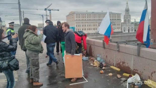 Вандалы вновь осквернили мемориал памяти Немцова в столице России