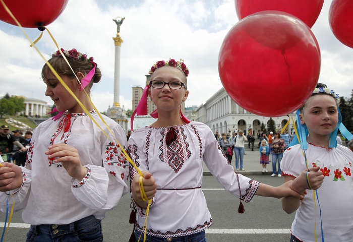 600 детей пришли на Майдан для участия в флешмобе