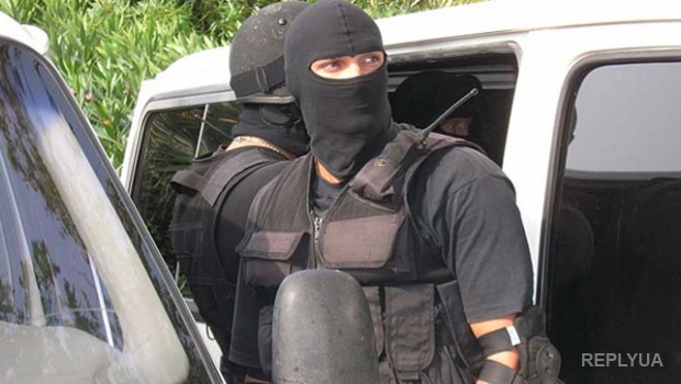 Мужчину из Житомира поймали на продаже оружия боевиков