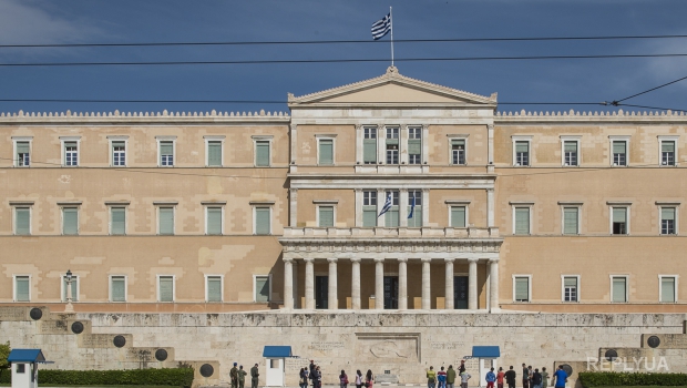 Греция требует на реформы 12 млрд. евро