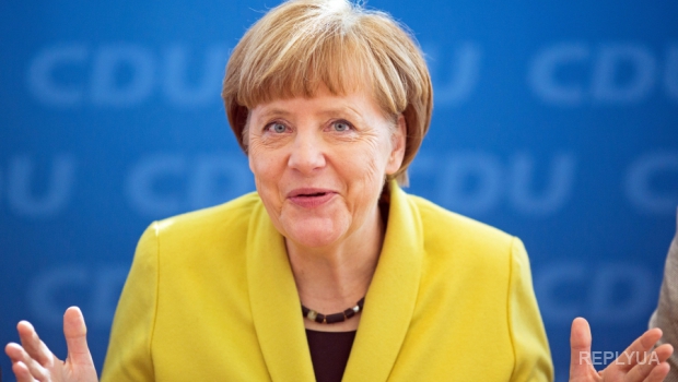 Меркель призывает Грецию и ЕС к быстрым переговорам по оказанию финансовой помощи