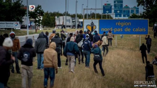 Сотни мигрантов вновь собрались возле грузового терминала Евротуннеля