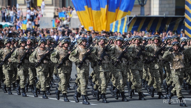 Семенченко возмущен: парад ко Дню Независимости пройдет без добровольцев