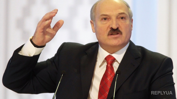 Сбор подписей за Лукашенко проводят в футболках с Путиным