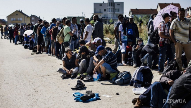 Штайнмайер предложил не впускать в страну беженцев с Балкан