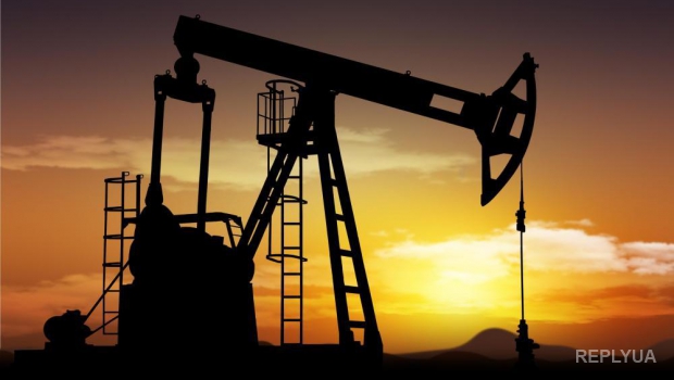 Цены на нефть продолжают падать, а предложение уже превышает спрос