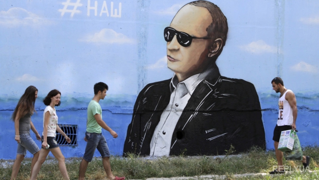 Визит Путина в Крым: глава РФ попросил Порошенко больше не заговаривать с ним о Крыме