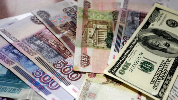Аналитики предсказывают продолжение падения рубля