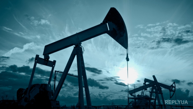 Эксперт: к концу года стоимость нефти может достигнуть минимума - 30 долларов