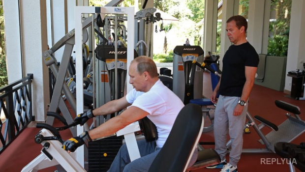 Белковский прояснил цели Путина, тренирующегося с Медведевым