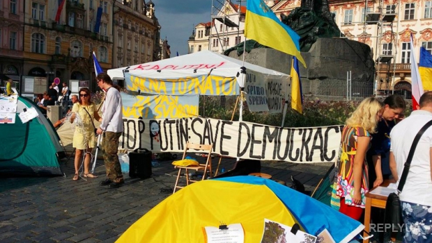 Чехи и украинцы уже год стоят на своем «Пражском майдане»
