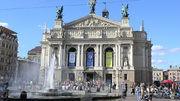 Фонтан перед Оперным театром во Львове будет свето-музыкальным и с метеостанцией