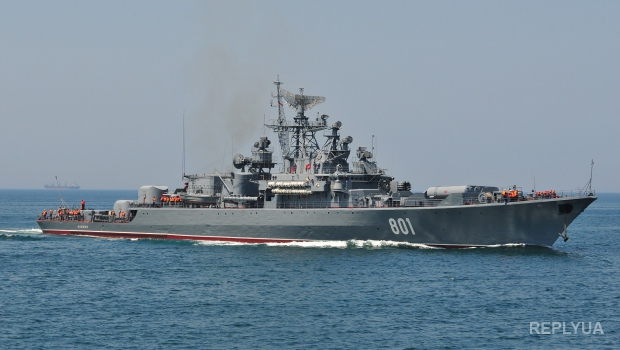 Российские корабли курсируют возле самой украинской границы