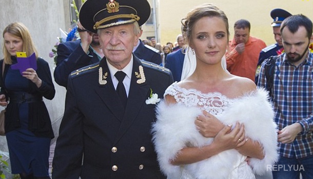 Свадьба российского 84-летнего актера на своей студентке вызвала шок