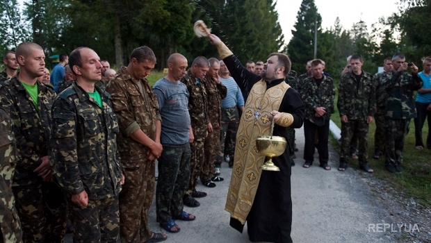 Церковь и война: религиозные общины Украины занимаются волонтерством