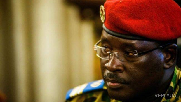 Глава военного переворота в Буркина-Фасо сам скрывается в доме старейшины