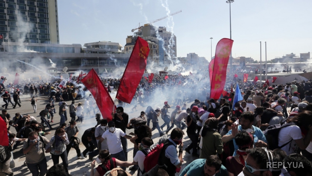 В Анкаре террорист-смертник сорвал антивоенный митинг