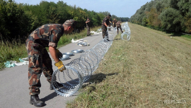 Венгрия закрыла границу для беженцев