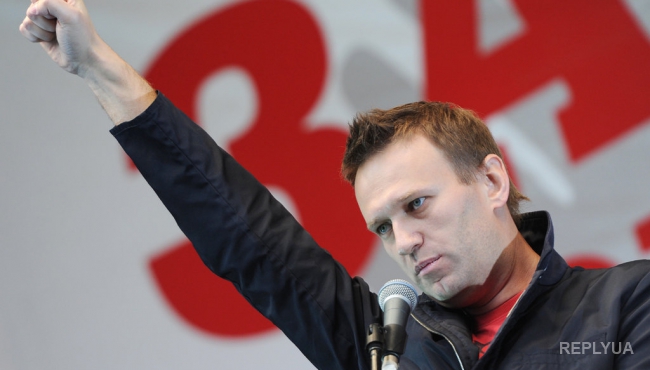 Навальный изящно потроллил Пескова и Первый канал РФ
