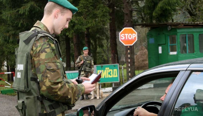 Арестованы пограничники, получавшие деньги за пропуск транспорта в Крым