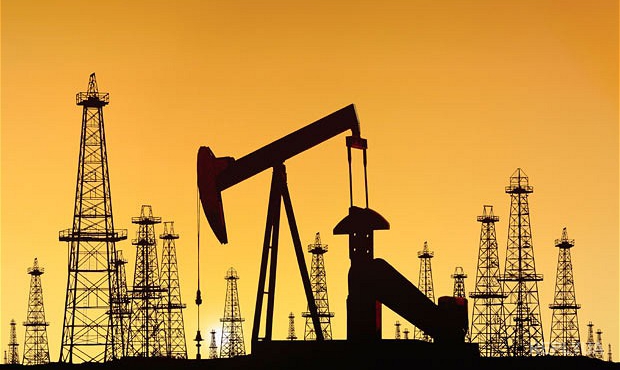 Эксперты уверены, что нефть продолжит дешеветь
