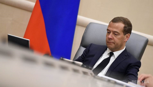 Медведев сообщил о введении новых санкций против Украины