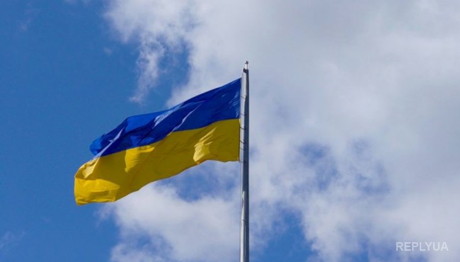 В столице РФ задержали активистов, поднявших украинский флаг над Москвой