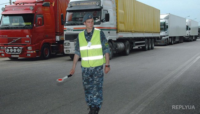 Яременко призвал оказать помощь застрявшим на границе туркам