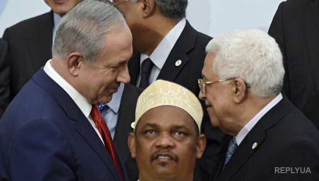 Премьер Израиля и глава Палестины пожали друг другу руки