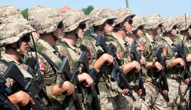Черногорию пригласили в НАТО. Москва грозит ответными шагами