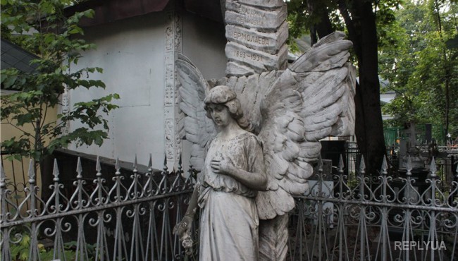 В Москве откроют вайфай на кладбищах