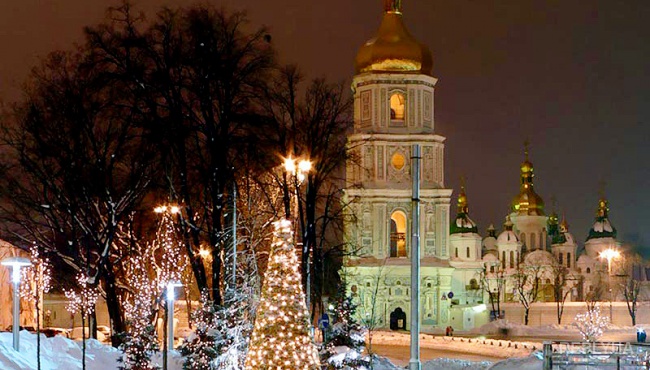 Украинцев ждет морозная и снежная новогодняя ночь