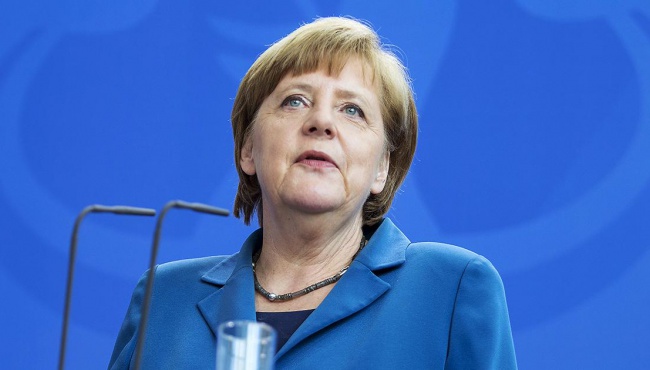 У Меркель потребовали отменить санкции против России